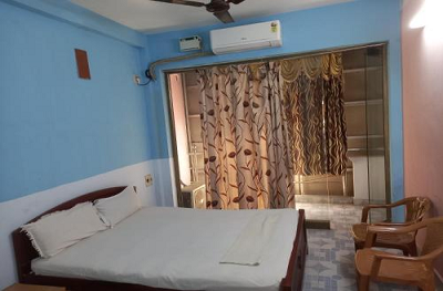 Parisha Residency - Temple Side Hotel